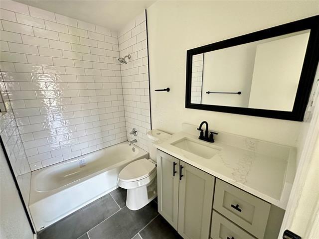 Building Photo - 809 Kingdom