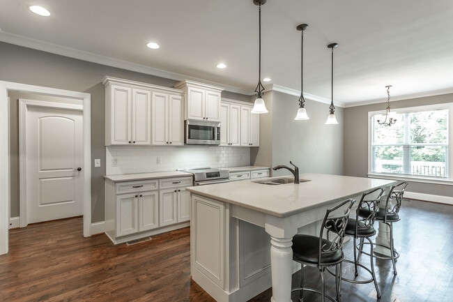 Building Photo - 7725 Peppertree Dr