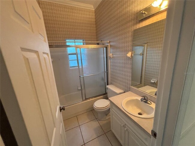 Building Photo - 5520 NW 80 Ave