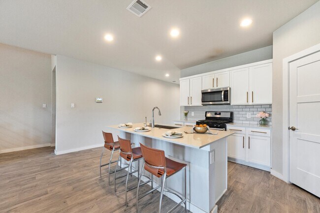 Building Photo - 12107 Bear River Dr