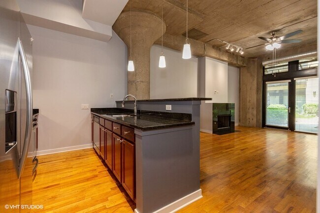 Building Photo - 1110 W 15th St