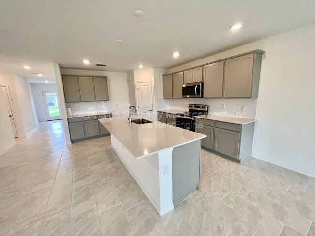 Building Photo - 9510 Summers Cay Cir