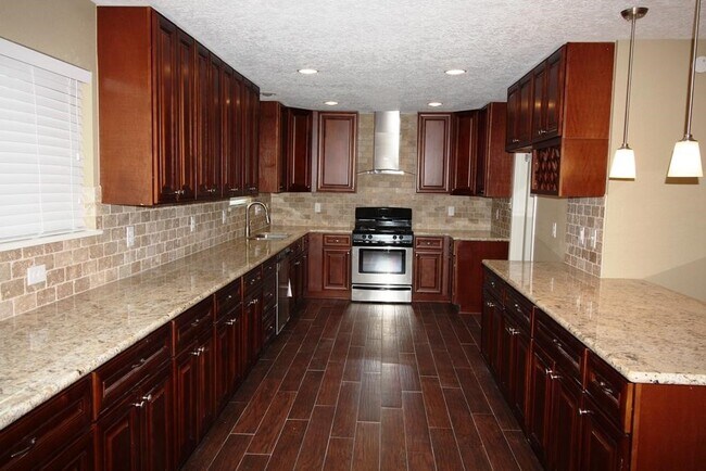 Building Photo - 1766 Maux Dr