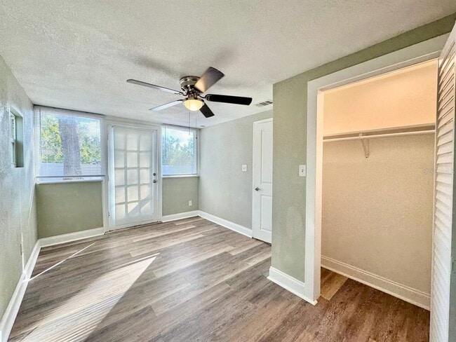 Building Photo - 1601 E Maple Ave