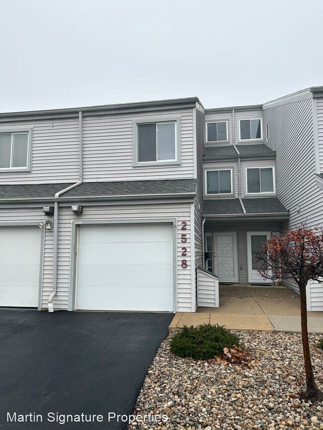 Primary Photo - 3 br, 2.5 bath House - 2528 West Village