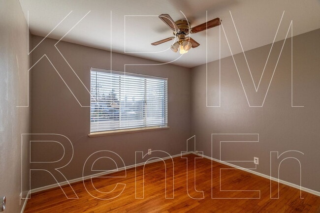 Building Photo - 615 Garner Ln