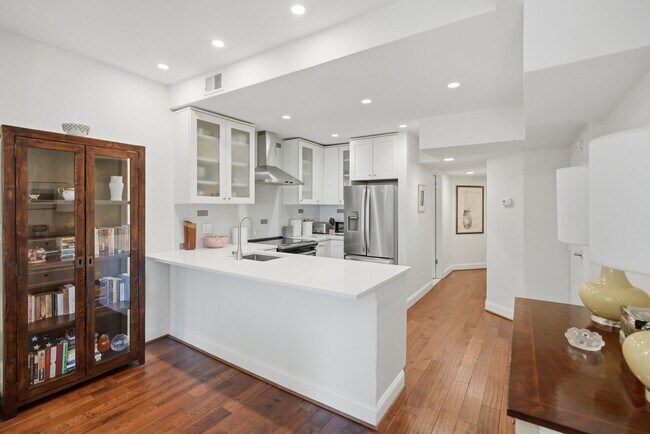 Building Photo - U St Condo | 2 Bed | 1.5 Bath | 975 Sf | Offsite Underground Parking Garage Available for Rent