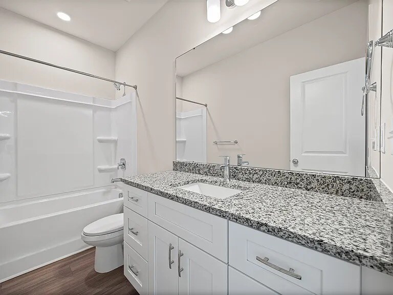 Building Photo - 305 Walker St