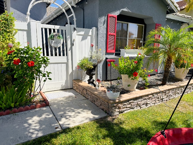 Building Photo - 39850 St Honore Dr