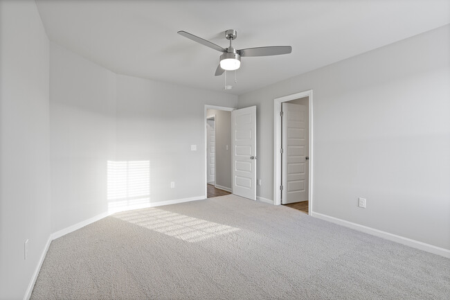 Building Photo - 4020 Ryan Dr SW