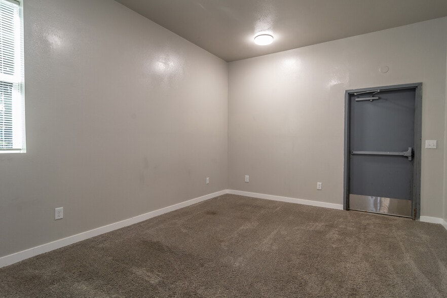 Building Photo - 510 Geary Dr