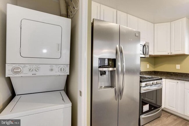 Building Photo - 20579 Snowshoe Square