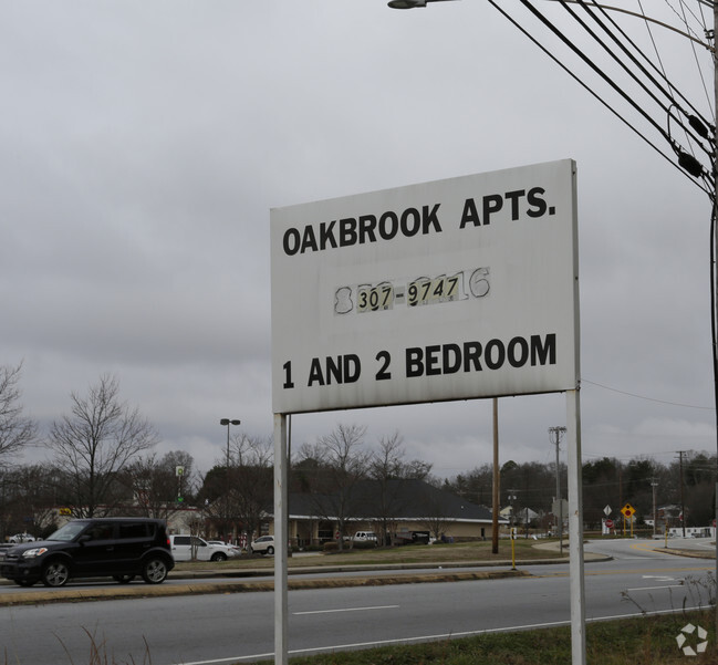 Building Photo - Oak Brook Apartments