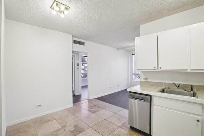 Building Photo - 1212 Guadalupe St