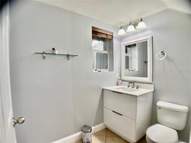 Building Photo - 1053 Chalcedony St