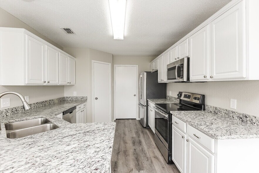 Building Photo - 930 Morgan Dr