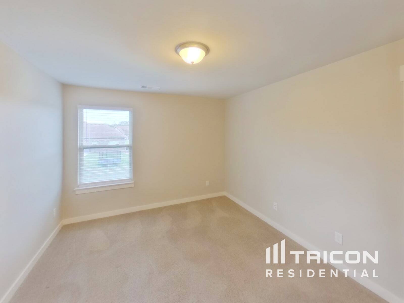 Building Photo - 4941 Kingdom Dr