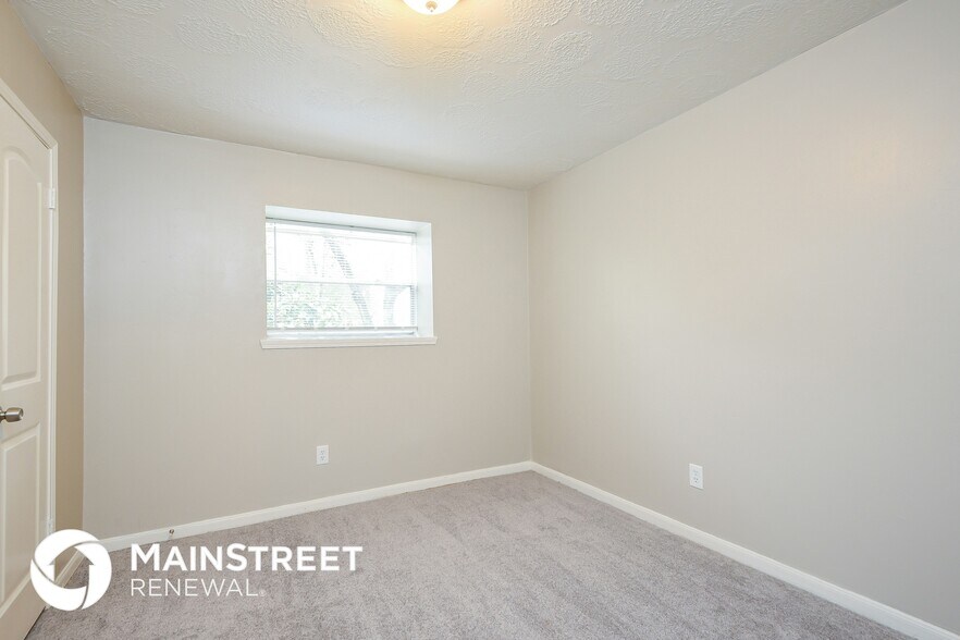 Building Photo - 15322 Parkville Dr