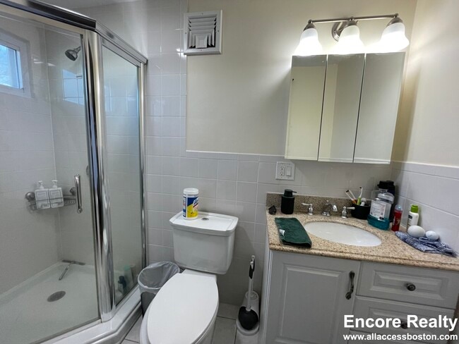 Building Photo - 56 Hobson St