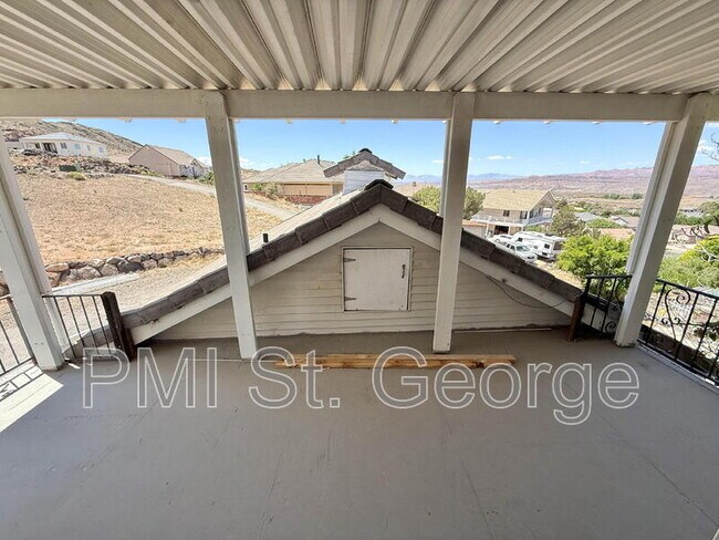 Building Photo - 2506 W Grandview Dr