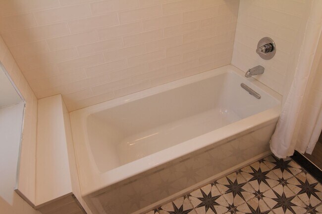 Building Photo - 3945 Baring St