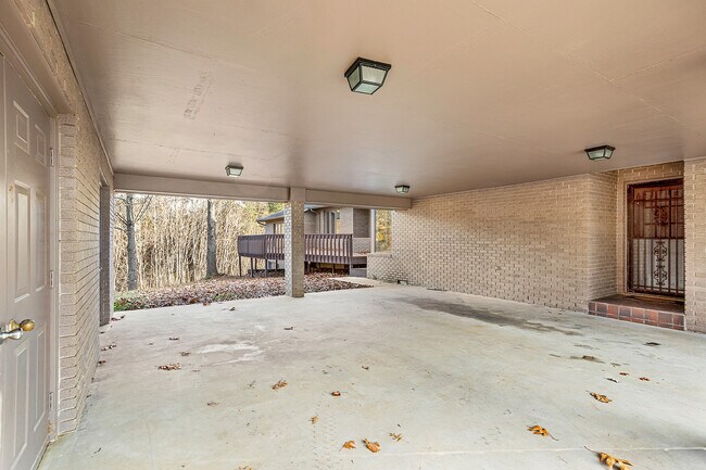 Building Photo - 274 Elkins Rd