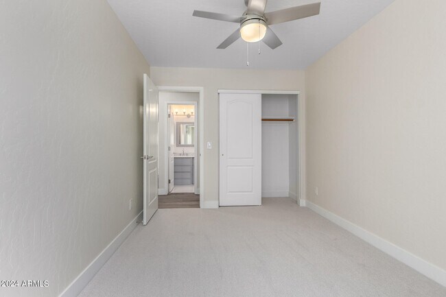 Building Photo - 9611 S 50th St