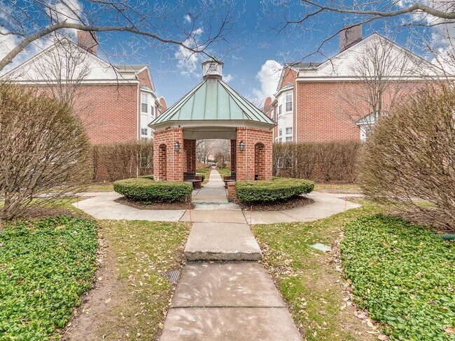 Building Photo - 121 N Georgetown Square