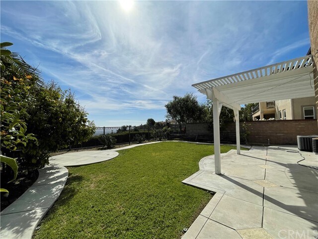 Building Photo - 4864 Highview St