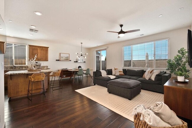 Building Photo - 3 Bedroom Home in Whitney Ranch