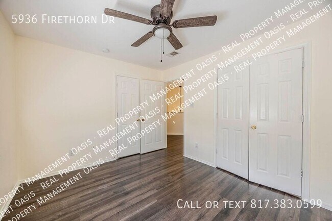 Building Photo - 5936 Firethorn Dr