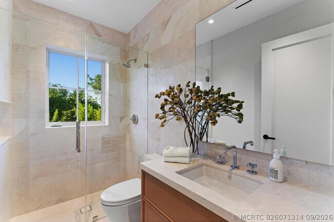 Building Photo - 2219 Ibis Isle Rd E