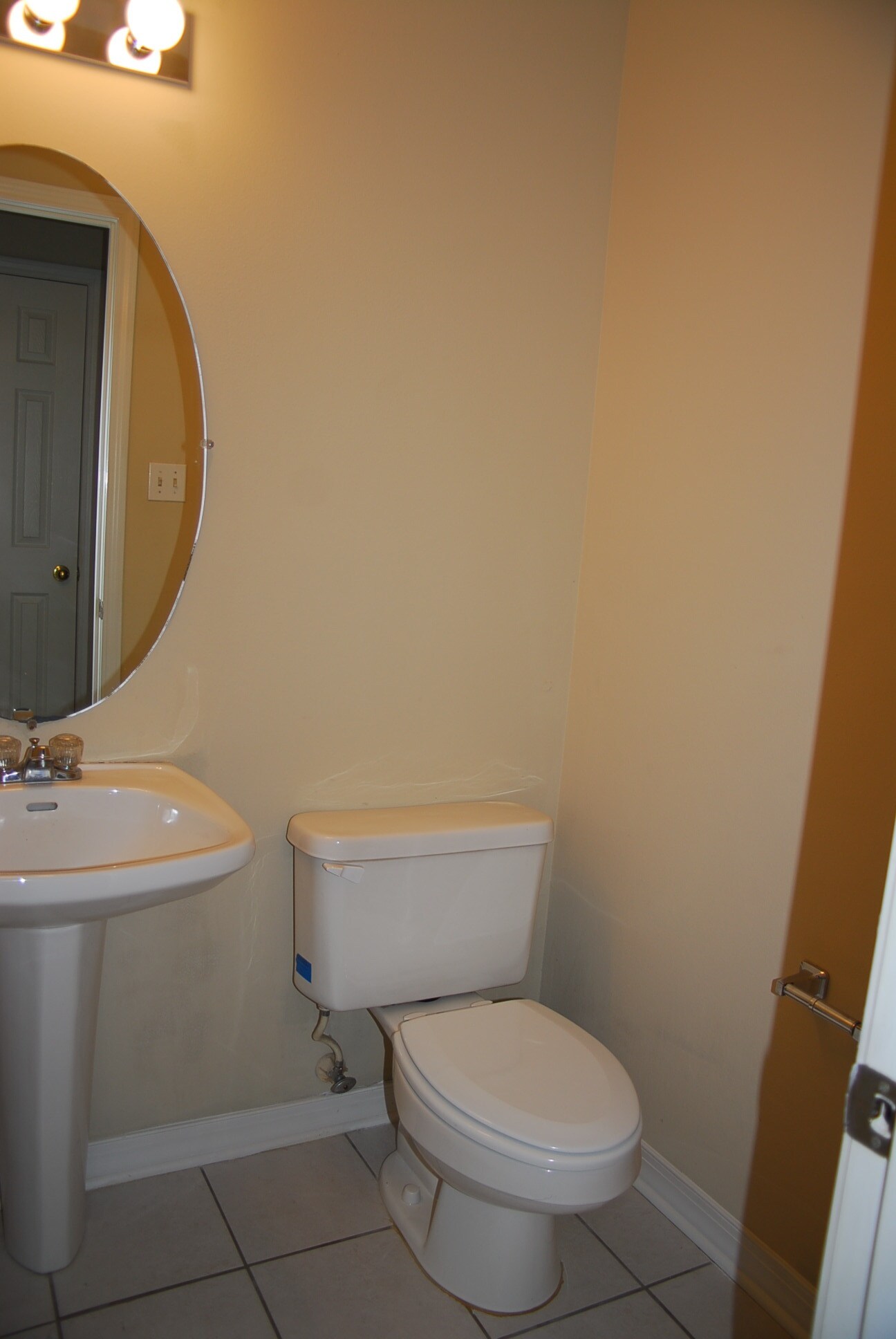 Building Photo - 9 Pine Lake Ct