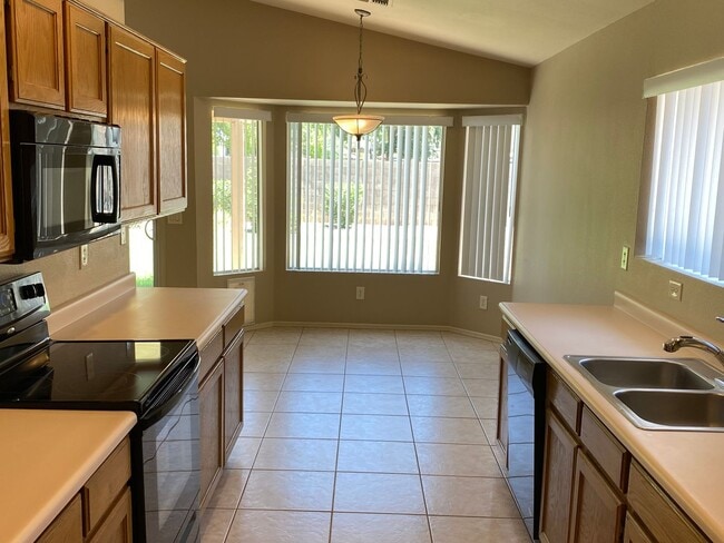 Building Photo - Chandler Single Story House - 3 Bedroom | 2 Bath Rental