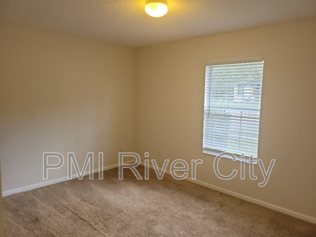 Building Photo - 1390 Old Middleburg Rd N