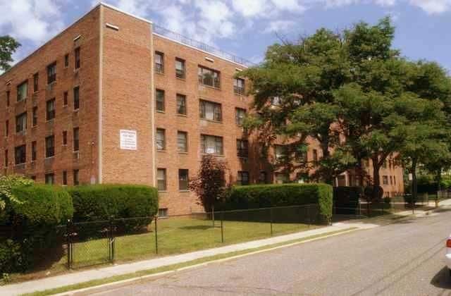 Primary Photo - Russell Place