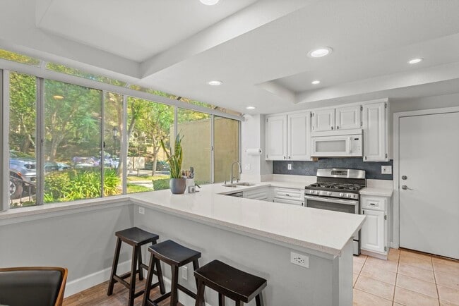 Building Photo - 26481 Olivewood