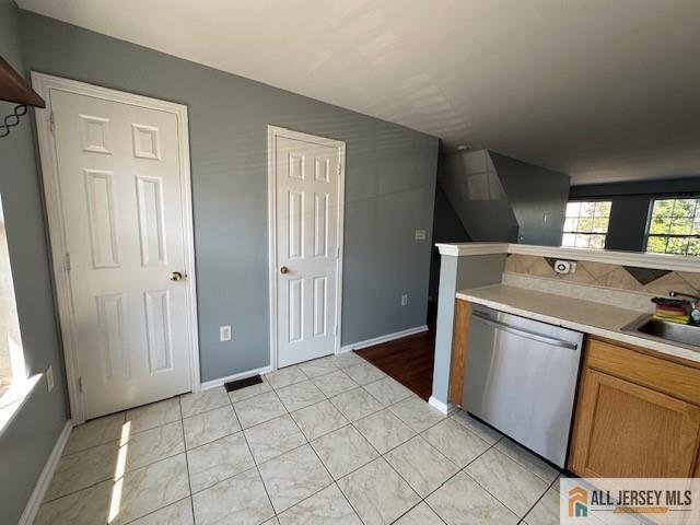 Building Photo - 26 Giera Ct