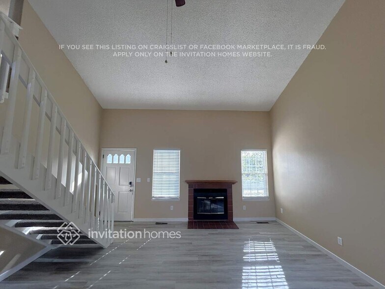 Building Photo - 17989 E Colgate Pl