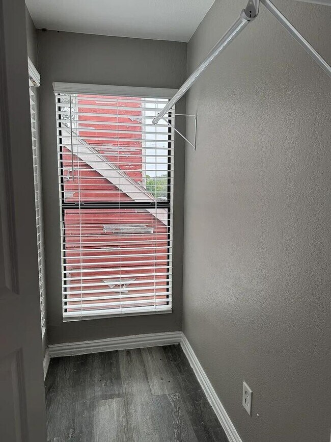 Building Photo - Affordable studio condo with shower-only bath, open layout, and convenient location  perfect for ...