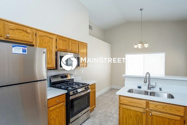 Building Photo - 3 Bedroom Pet-Friendly Home in North Las V...