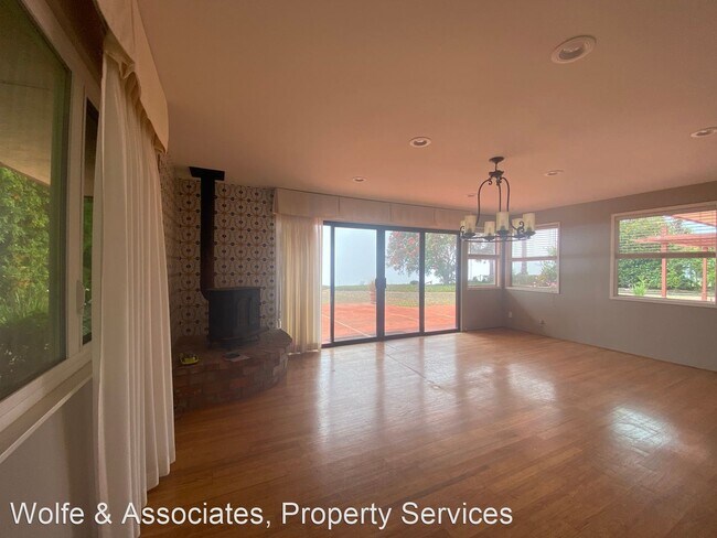 Building Photo - 3 br, 3 bath House - 3323 Cliff Drive