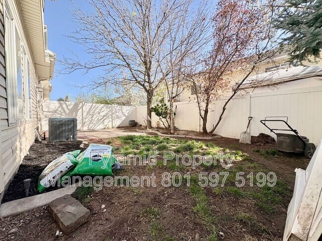 Building Photo - 3141 Alsace Way