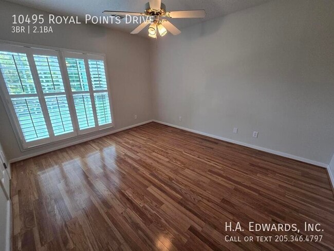 Building Photo - 10495 Royal Points Dr