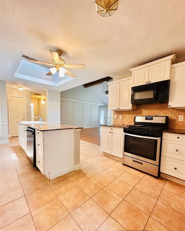 Building Photo - 15111 Yorkpoint Dr