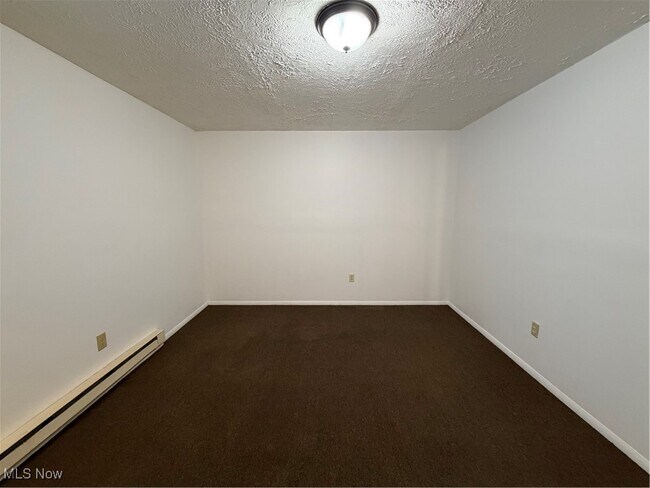 Building Photo - 4107 Orchard Dale Dr NW