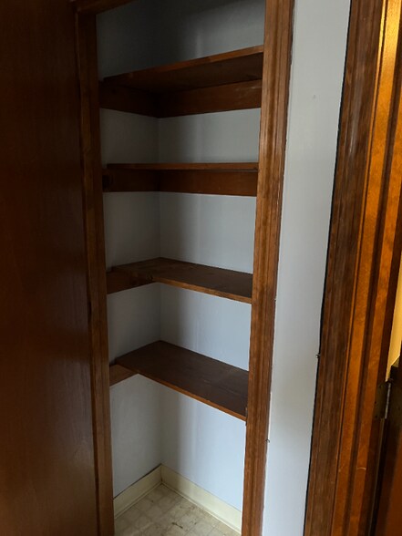 Building Photo - 12 S Main St