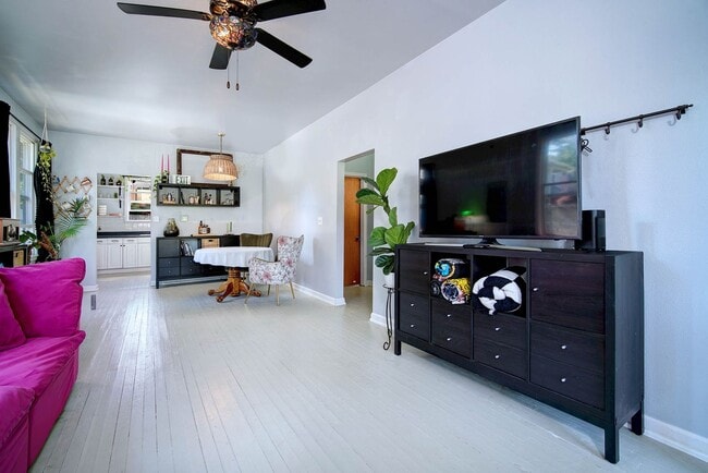 Building Photo - 13027 40th Ave S