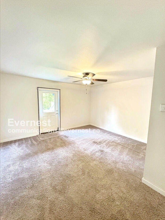 Building Photo - 19403 7th Ave W