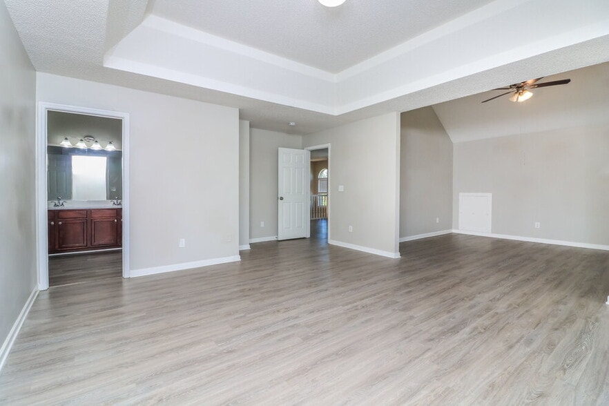 Building Photo - 166 Birchfield Way